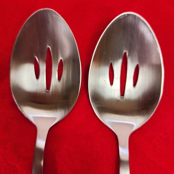 Oneida Slotted Serving Spoons Mooncrest Pattern 8" Set of 2 - Picture 3 of 9